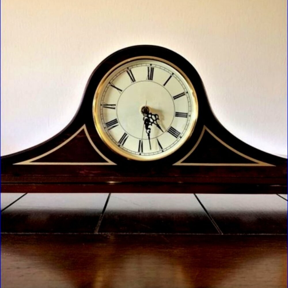 BOMBAY COMPANY Quartz Oak Mantle Clock Japan Movement - VTG/Works